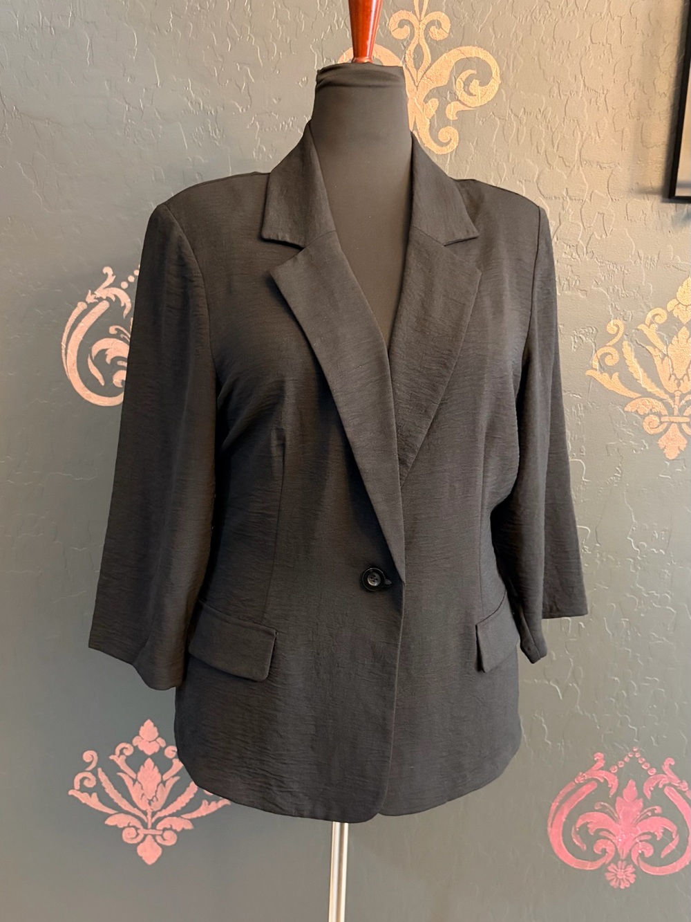 Women's Black Single-Button Notch Lapel Blazer